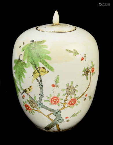 [Chinese] A Porcelain Lidded Jar with Flowers and Birds