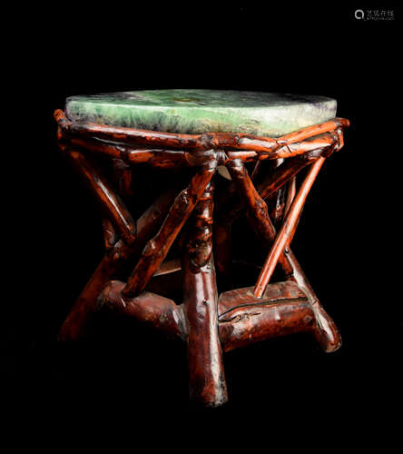 [Chinese] A Henan Jade Cushion Vine Bounded Stool