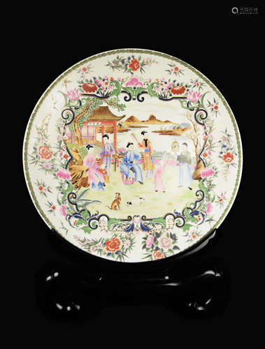 A Large Chinese Famille Rose Porcelain Decorative Plate Painted with Interlocking Flowers and a Window of Portrait of the Royal Family, marked 