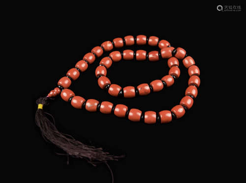 An Agate Bead Necklace with Red and Black Agates