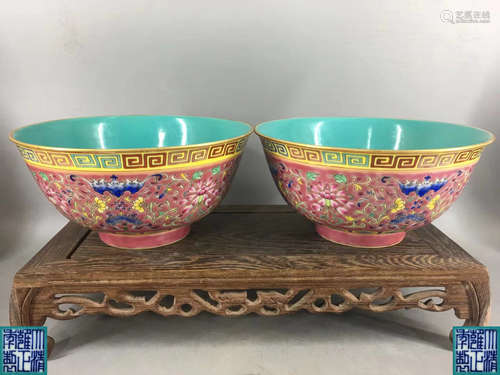 PAIR YONGZHENG MARK FAMILLE-ROSE BOWLS