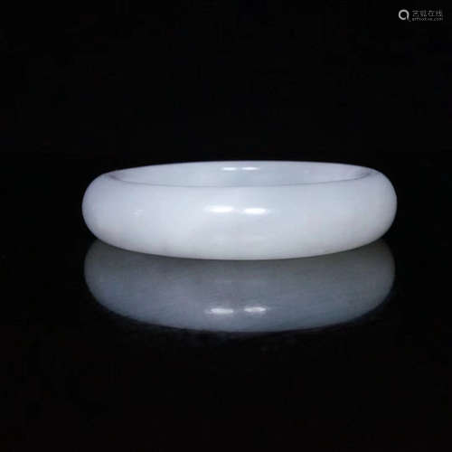 A HETIAN JADE BRACELET