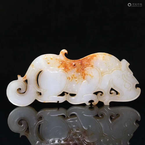 A HETIAN JADE TIGER SHAPED JADE PEI