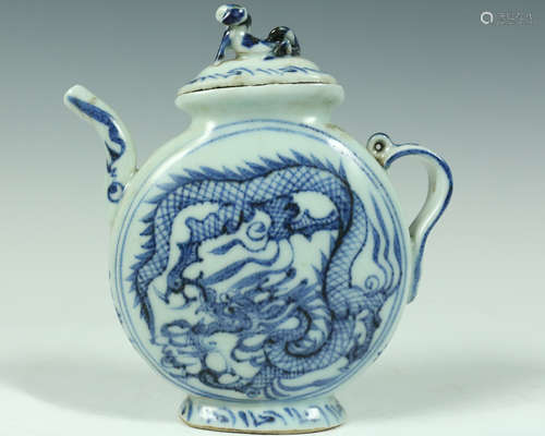 BLUE & WHITE DRAGON PATTERN FLAT VASE