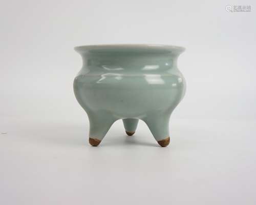 LONGQUAN YAO FENQING CELADON GE-STYLE CENSER