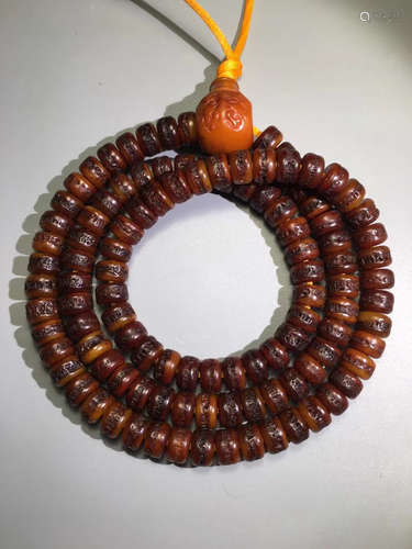 A TIBET BEADS NECKLACE