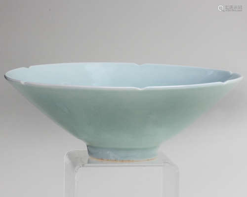 QING BAI GLAZED BOWL WITH MOLDED FISH PATTERN