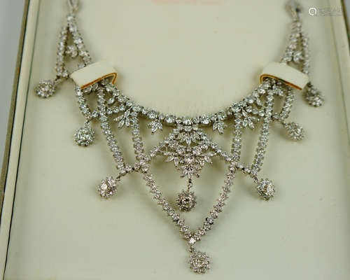 DIAMOND PLATINUM NECKLACE WITH CERTIFICATION