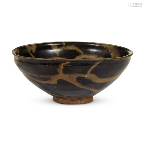 A Chinese Jizhou black-glazed pottery bowl with trailed decoration, southern song dynasty