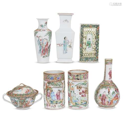 A group of seven famille rose porcelain items, 19th century