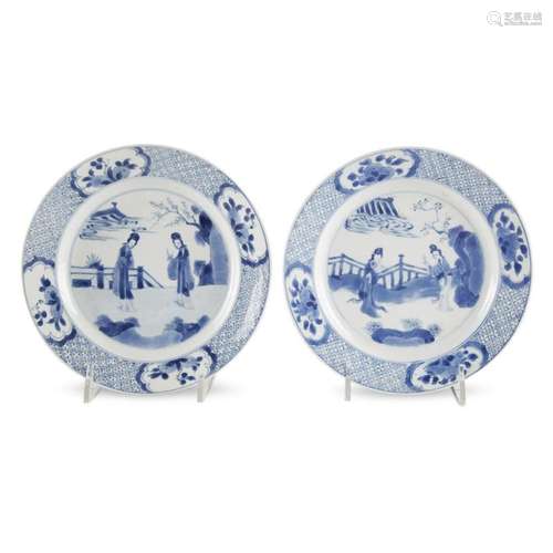 A pair of Chinese blue and white porcelain 