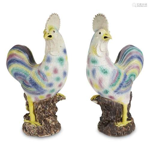 A pair of Chinese export porcelain models of cockerels, 18th/early 19th century