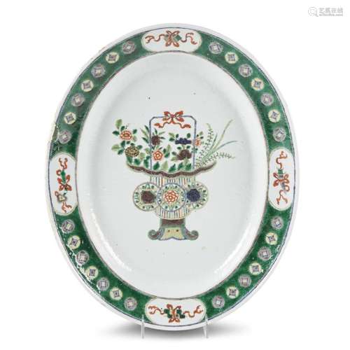 A Chinese export porcelain famille verte decorated oval platter,