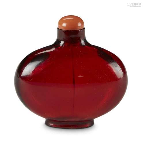 A Chinese ruby glass snuff bottle, 19th century