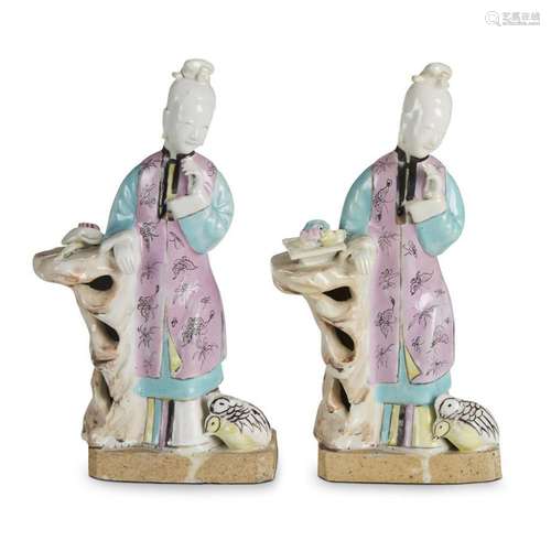 A pair of Chinese famille rose -decorated biscuit porcelain 