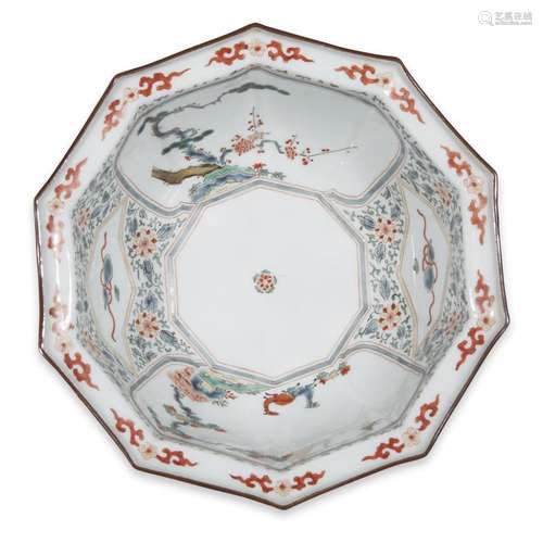 A Japanese Arita porcelain octagonal bowl, decorated in Kakiemon style, edo period