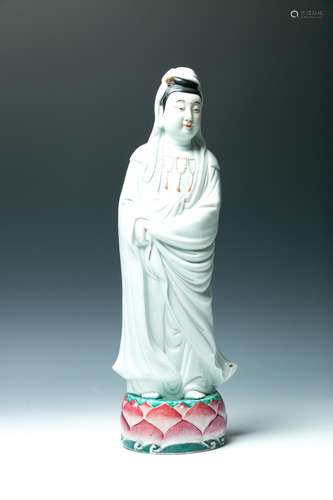 A LATE QING GUANYIN STATUE