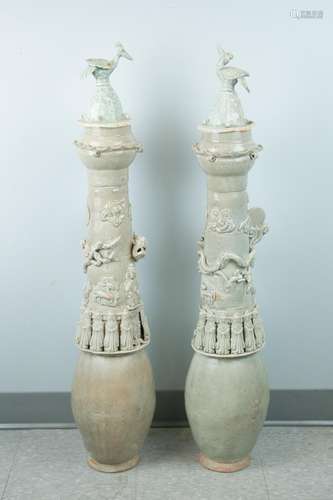 A PAIR OF LARGE YUE GLAZED GRANARY JARS AND COVERS