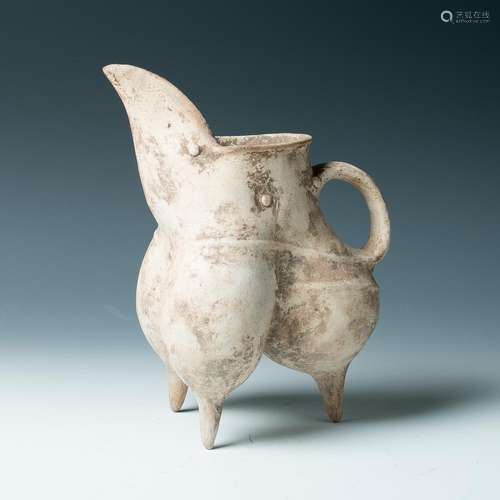 AN EXTREMELY RARE POTTERY TRIPOD EWER