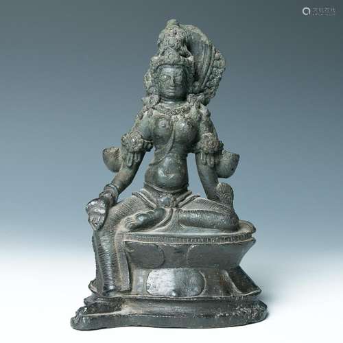 A BRONZE FIGURE OF A SEATED TARA, 13TH CENTURY