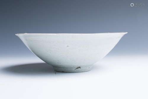 A PALE CELADON GLAZED LOBED BOWL SONG DYNASTY