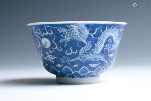 BLUE AND WHITE ‘DRAGON’ BOWL