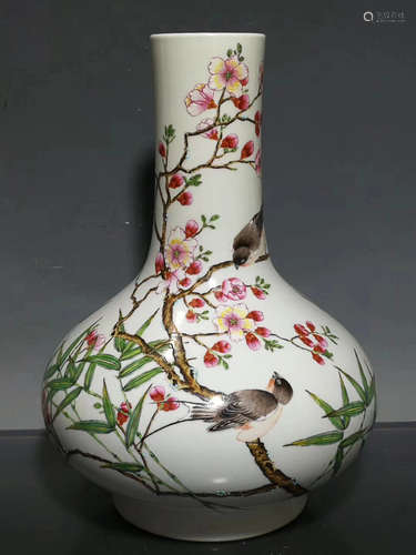 17-19TH CENTURY, A BIRD&FLOWER PATTERN FAMILLE ROSE VASE, QING DYNASTY