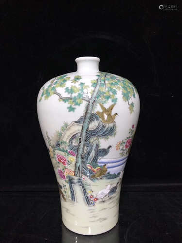 A FLORAL&BIRD PATTERN FAMILLE ROSE PLUM VASE