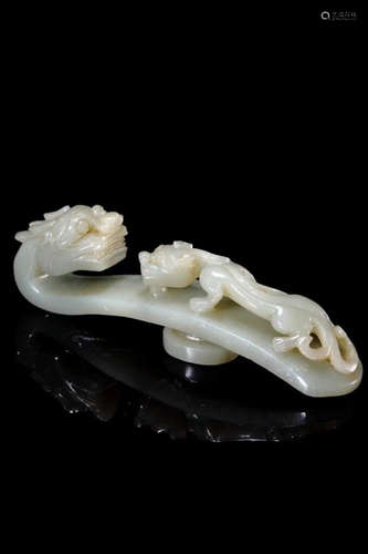 A DRAGON DESIGN HETIAN JADE HOOK