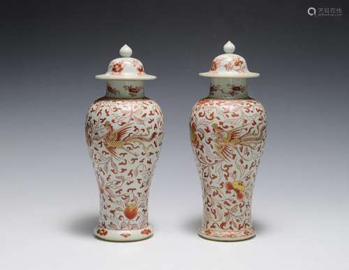 Pair of Export Porcelain Covered Jars, Kangxi