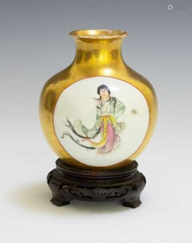 Chinese Vase w/ Gold Glaze Ground, Republic