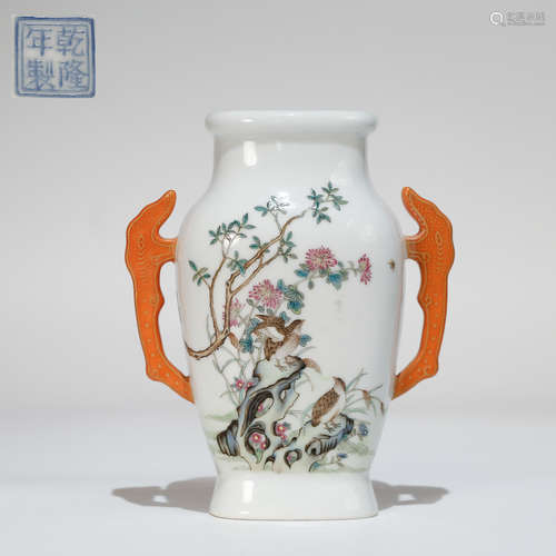 CHINESE FAMILLE ROSE PORCELAIN VASE