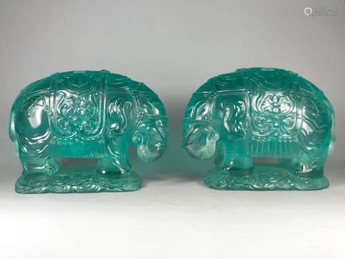 CHINESE PAIR OF PEKING GLASS ELEPHANT