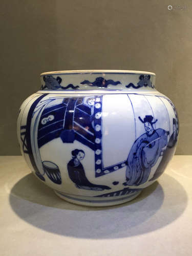 CHINESE BLUE AND WHITE PORCELAIN JAR