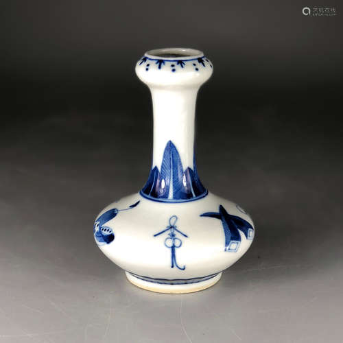 CHINESE BLUE AND WHITE GARLIC HEAD VASE