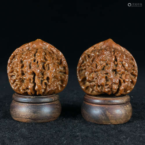 CHINESE PAIR OF WALNUTS