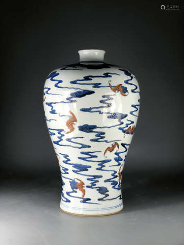 CHINESE BLUE AND WHITE MEIPING VASE