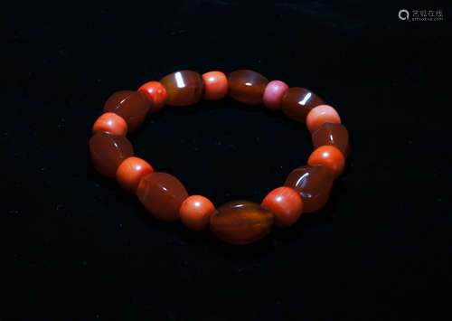 CHINESE AGATE BEAD BRACELET