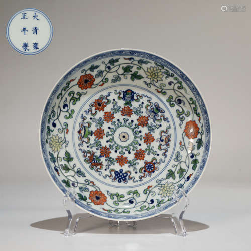 CHINESE DOUCAI PORCELAIN PLATE, MARKED