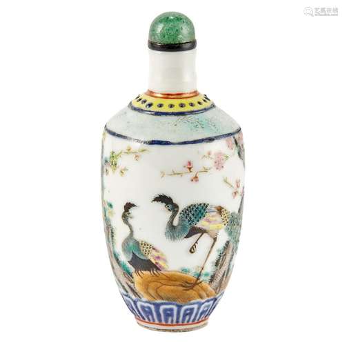 Chinese Enamel Porcelain Snuff Bottle