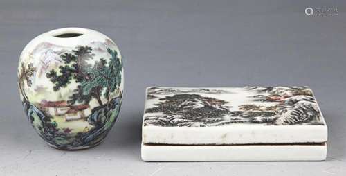 A SET OF PORCELAIN INK BOX AND WATER DROP