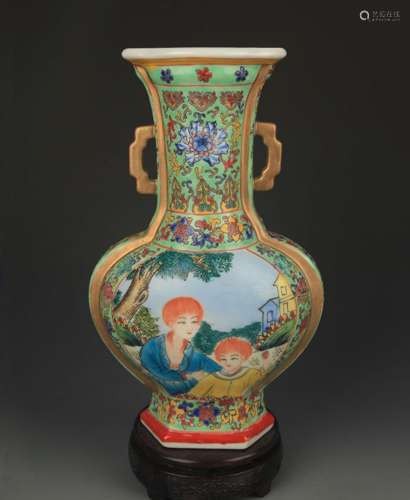 A ENAMEL COLOR CHARACTER PAINTED FLAT VASE