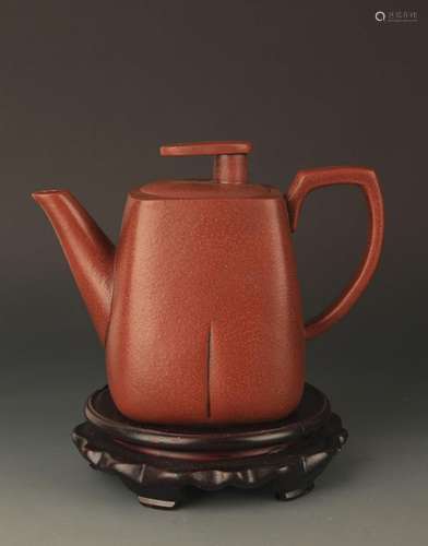 A FINE MADE SQUARE ZI SHA TEAPOT