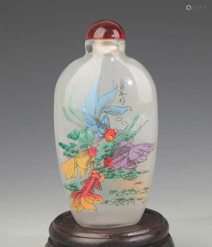 A FINE GOLD FISH PAINTED GLASS SNUFF BOTTLE