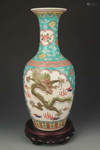 TURQUOISE GROUND DRAGON PATTERN PORCELAIN VASE