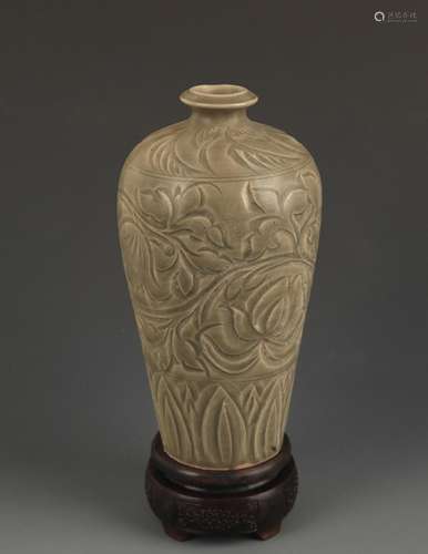 YAO ZHOU KILN LOTUS FLOWER CARVING PORCELAIN VASE