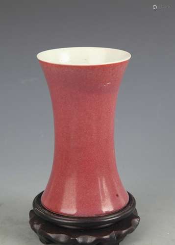 A COWPEA RED GLAZE COLOR PORCELAIN VASE