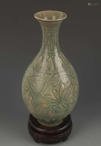 YAO ZHOU KILN LOTUS FLOWER PATTERN YU HU CHUN VASE