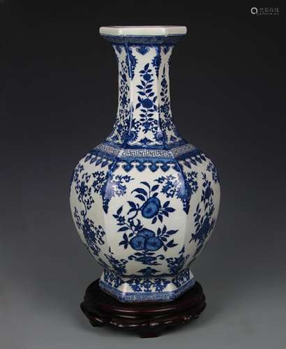 BLUE AND WHITE FLOWER PATTERN PORCELAIN SIX SIDE VASE