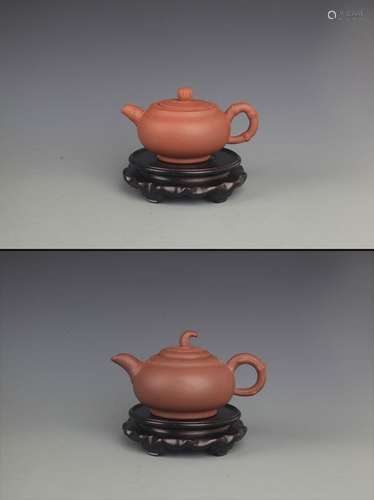 GROUP OF TWO FINELY MADE YI XING ZI SHA TEAPOT